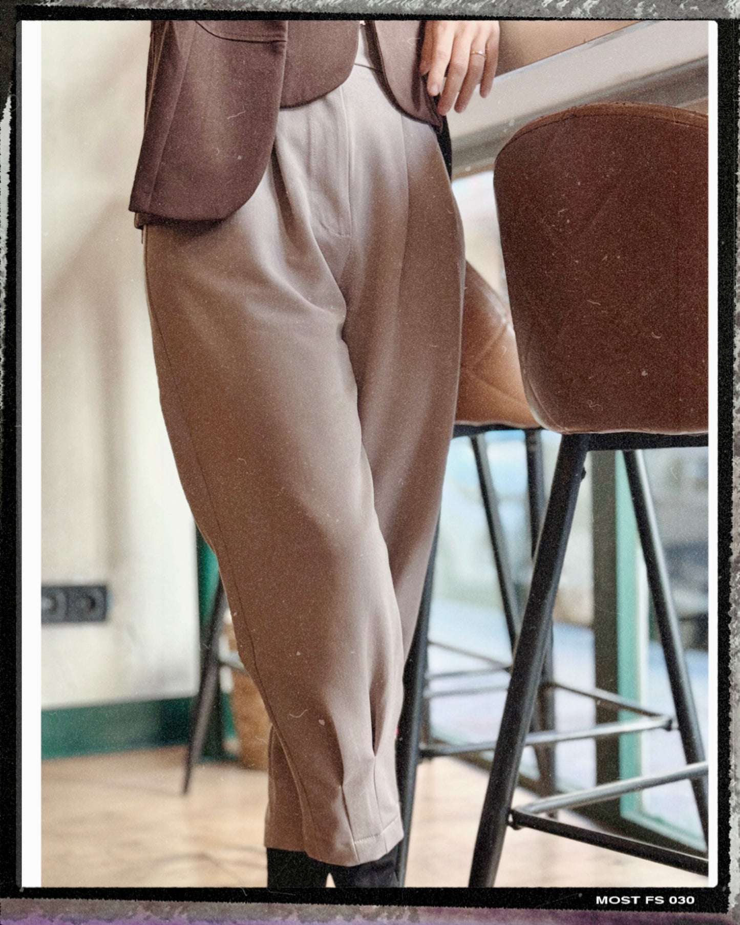 Pantalón Globo Puños Gris